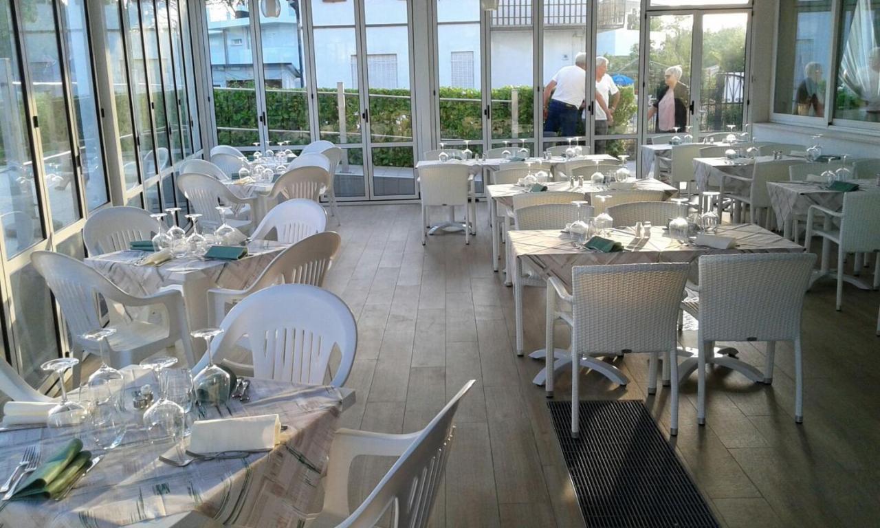 Oasi Verde Lido di Jesolo Exterior foto
