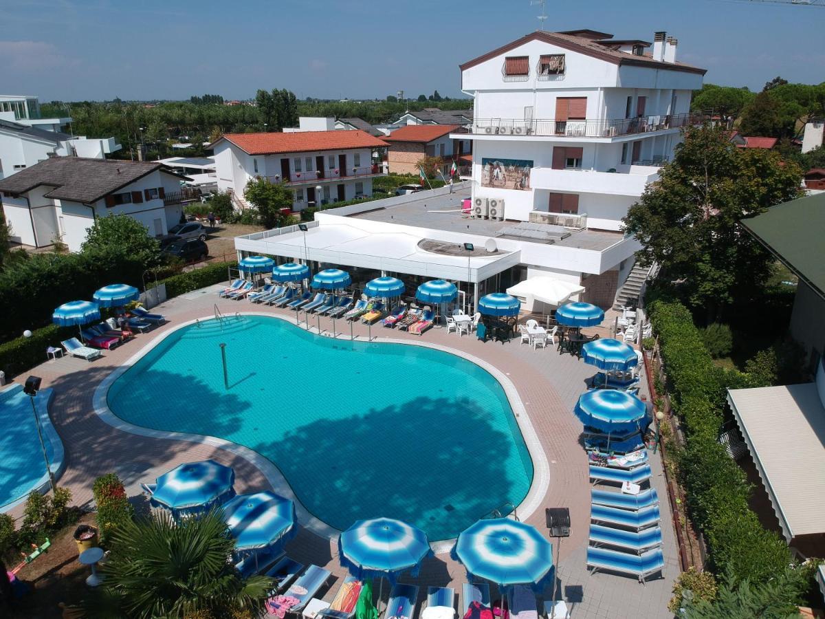 Oasi Verde Lido di Jesolo Exterior foto